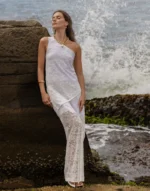 Saia midi renda parado no ar