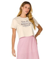 T-shirt conforto unique parado no ar