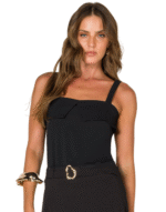 Blusa kenzo parado no ar