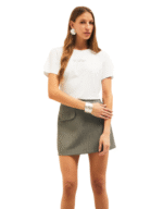 T- shirt conforto silk parado no ar