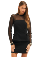 Blusa veneta parado no ar