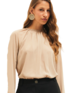 Blusa yorio parado no ar - Imagem 3