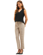 Calça tweed parado no ar